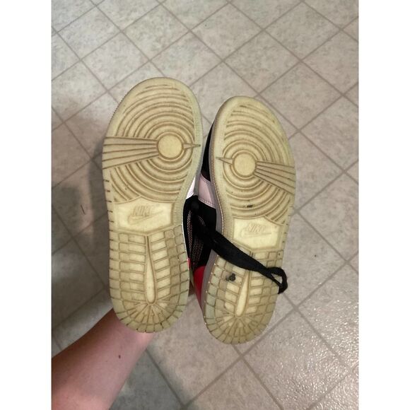 Nike Air‎ Jordan 1 Mid SE GS Glow In The Dark AV5174-076 Size 4.5Y - Picture 6 of 7